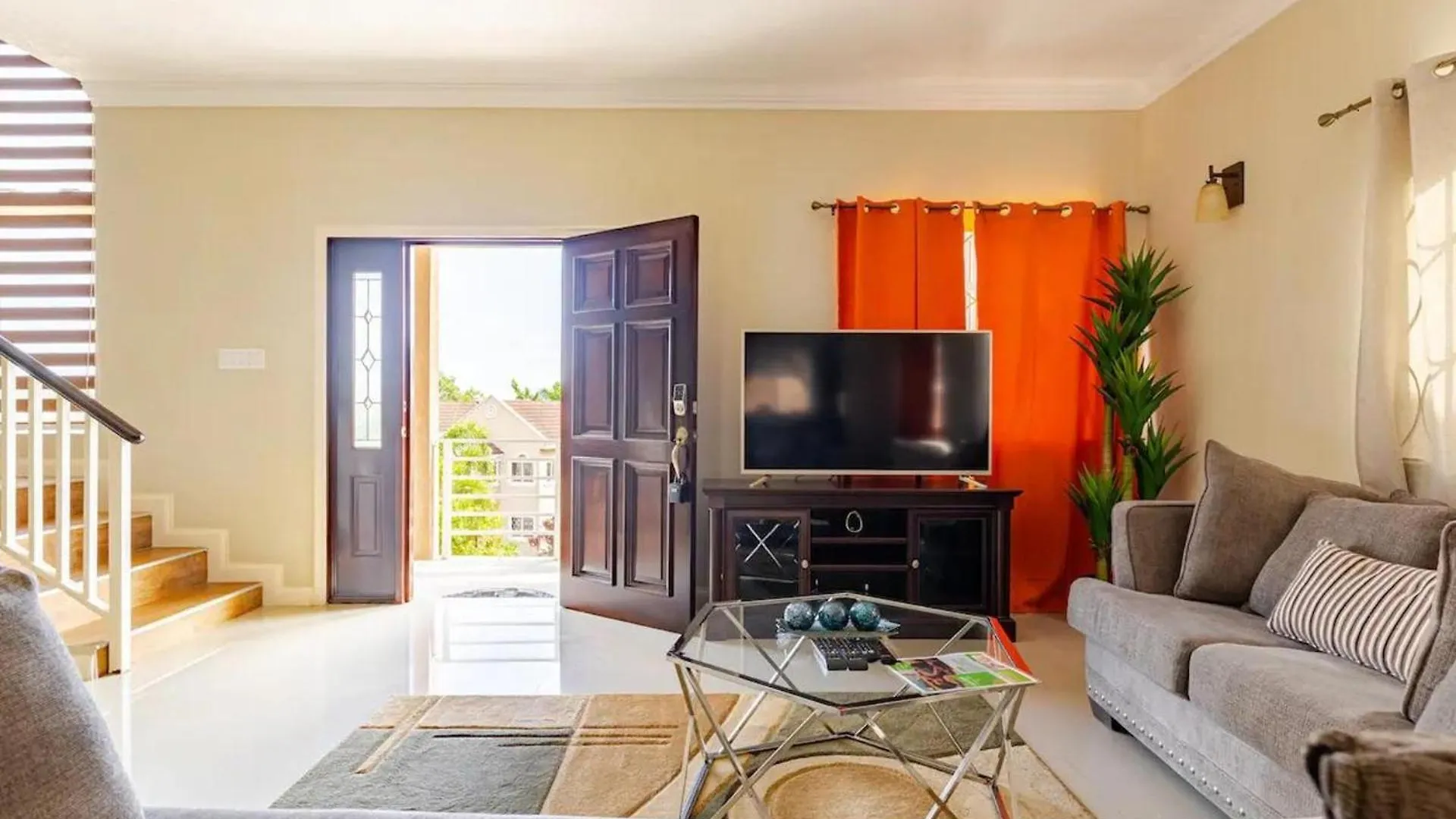 Luxury 2 Bedroom Jamaican Townhouse Ocho Rios