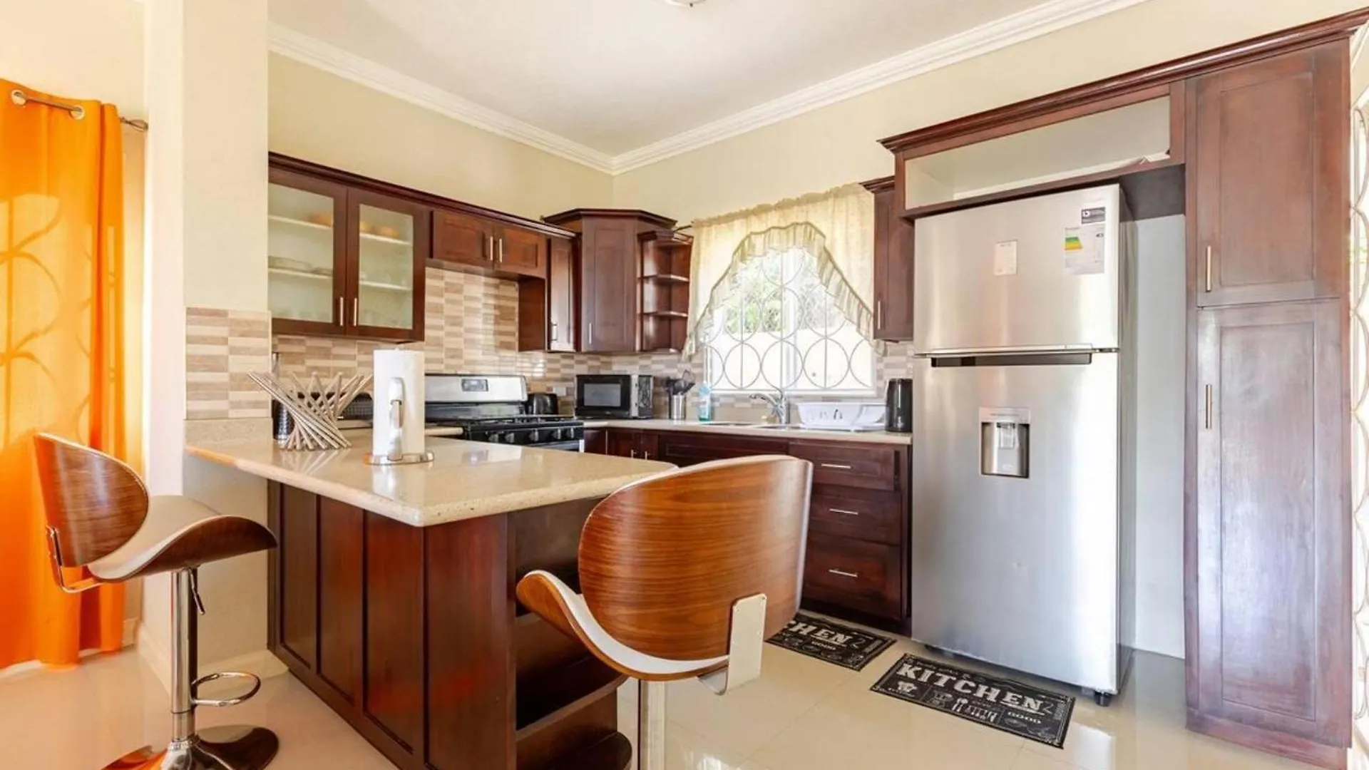 Luxury 2 Bedroom Jamaican Townhouse Ocho Rios