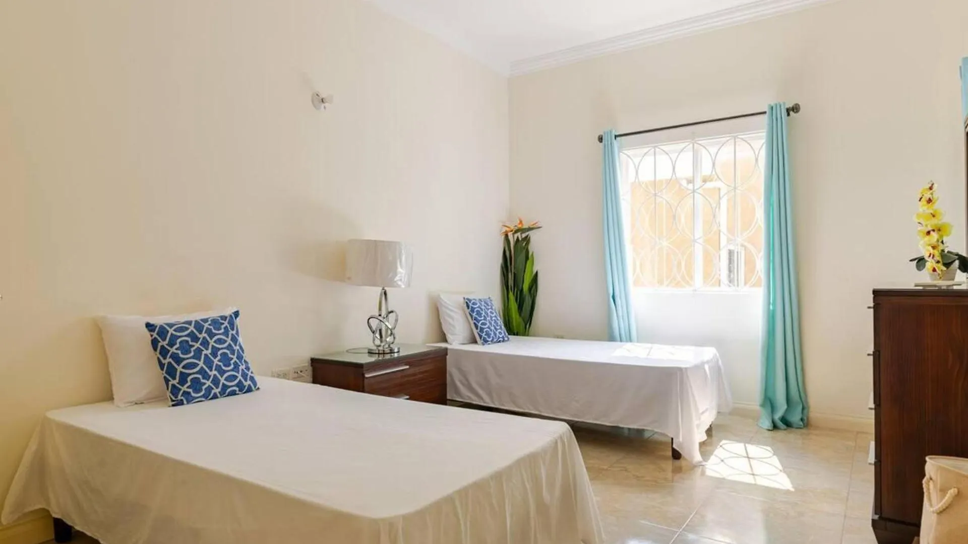 Luxury 2 Bedroom Jamaican Townhouse Ocho Rios