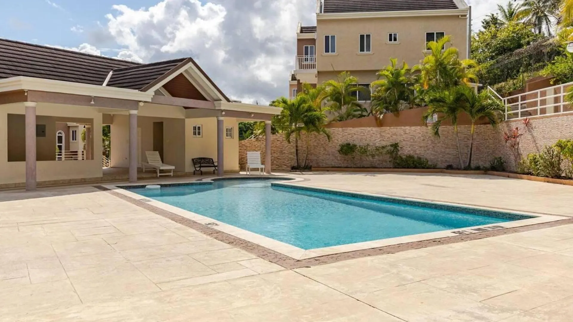 Apartment Luxury 2 Bedroom Jamaican Townhouse Ocho Rios