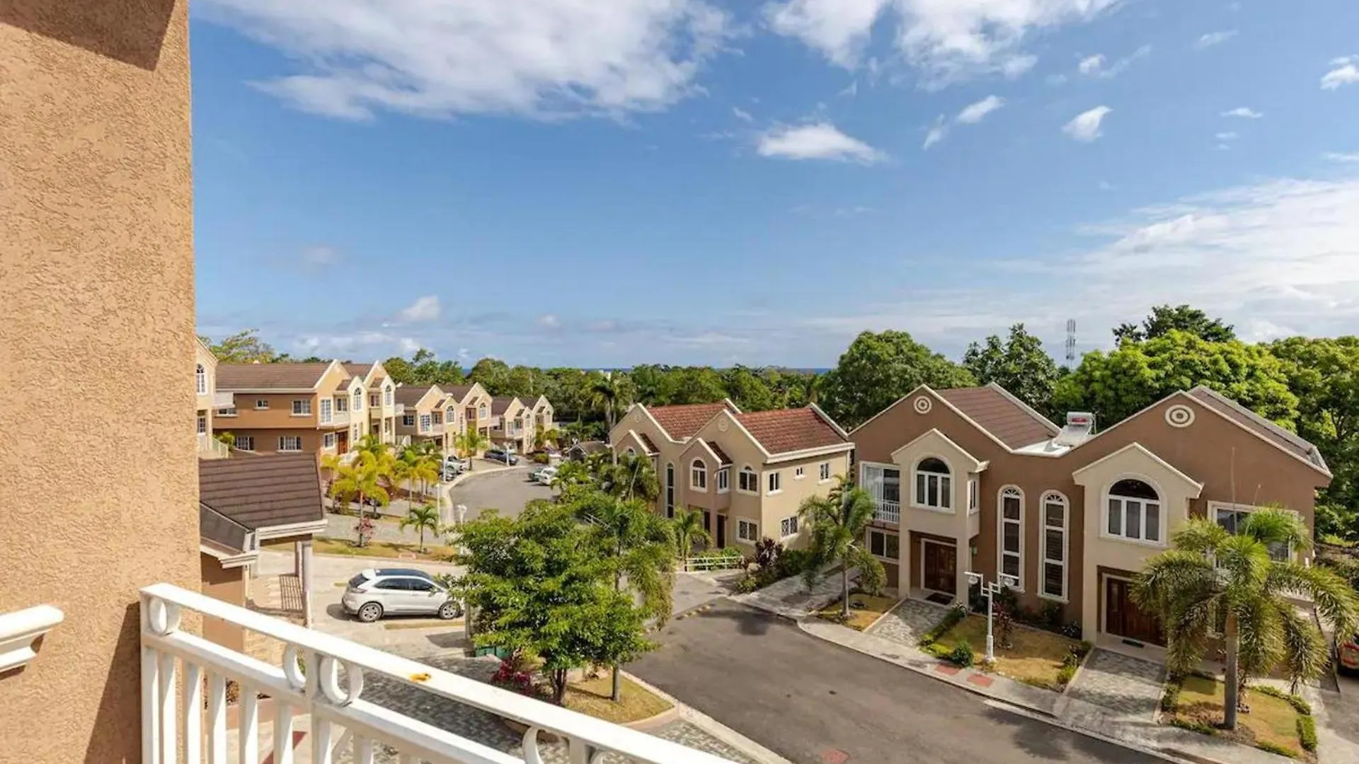 Luxury 2 Bedroom Jamaican Townhouse Ocho Rios