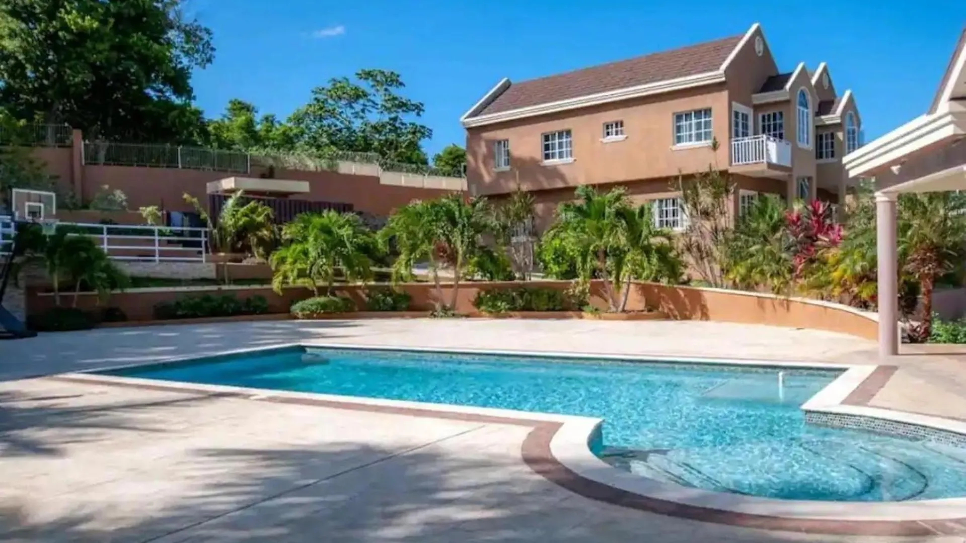 Apartment Luxury 2 Bedroom Jamaican Townhouse Ocho Rios